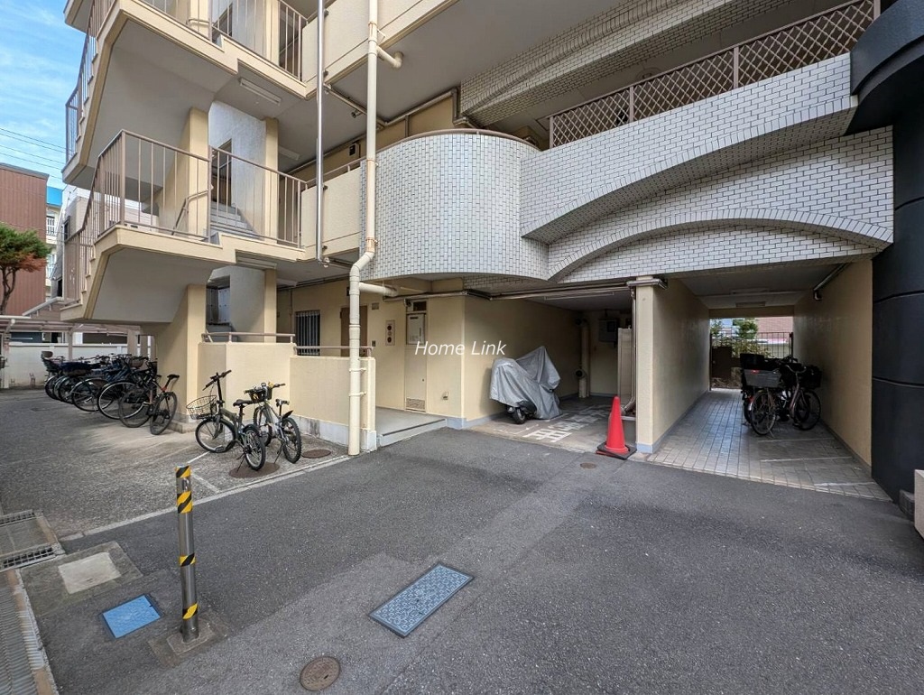 GSハイム蓮根　駐輪場出入口